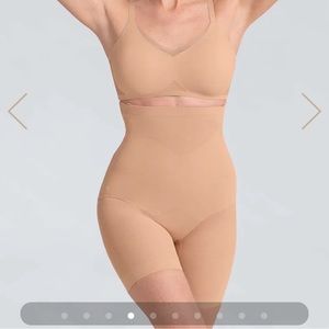 Honeylove SuperPower Short Shapewear / Size: Medium / Color: Sand